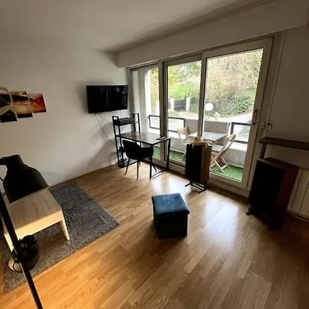 Apartamento / Avec Balcon *
